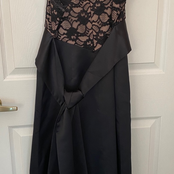 Ladies evening dress - Picture 1 of 2